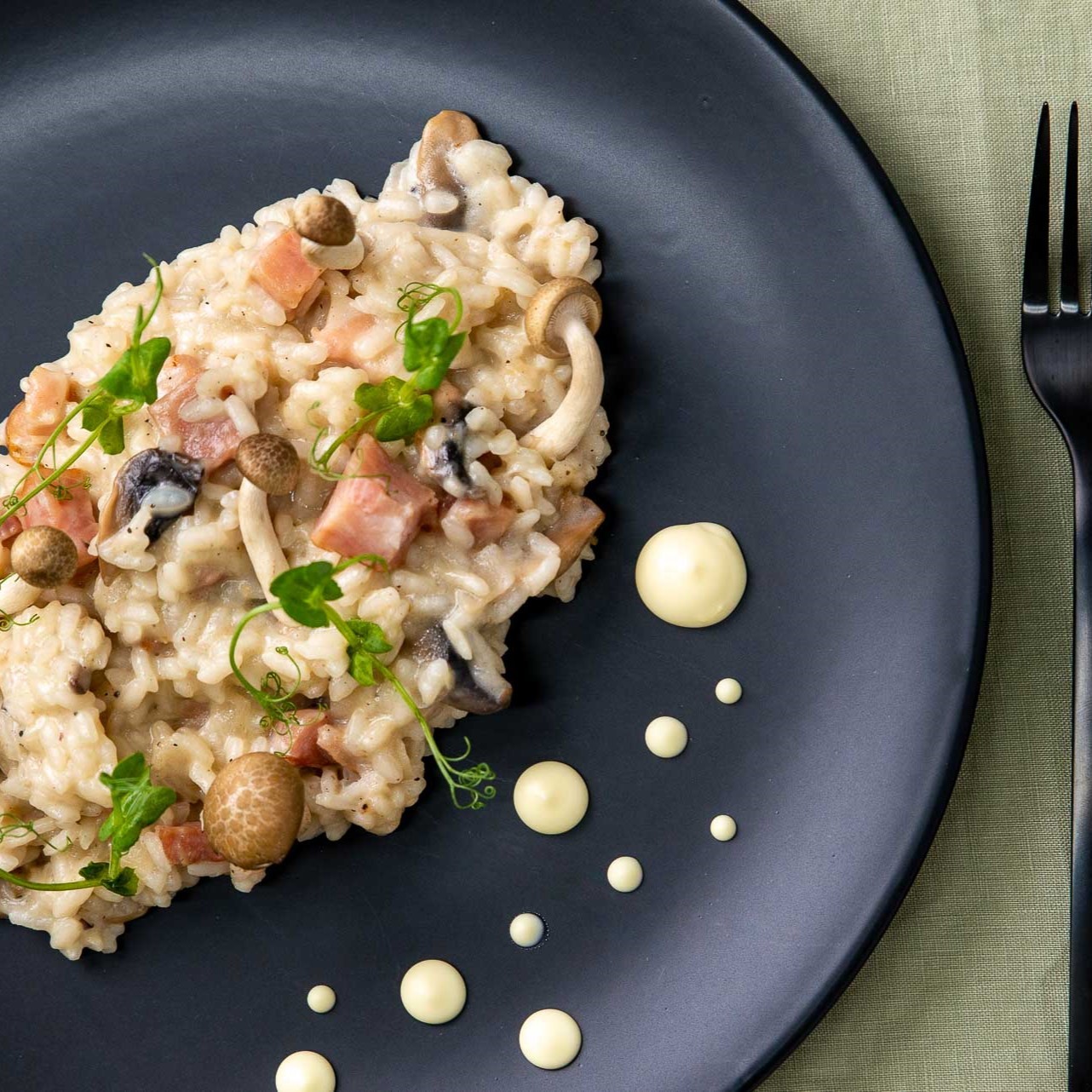 Risotto de champiñones con bacon y parmesano