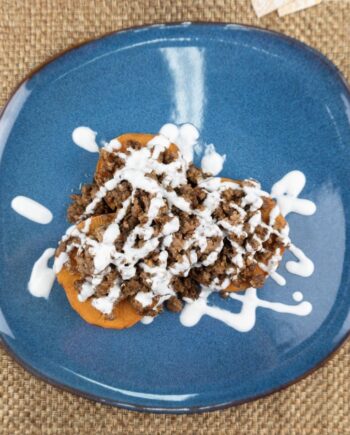 Ternera con boniato y salsa yogur